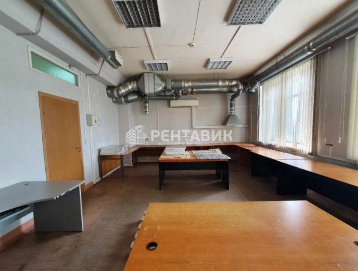 Помещение свободного назначения Урал Плаза площадью 2068 квадратных метров