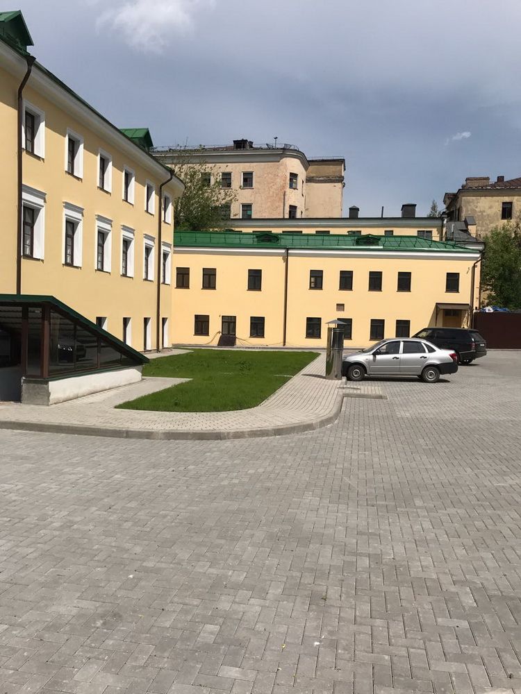 фасад дома, здание по адресу г Москва, Андроньевская пл, д 4 стр 1