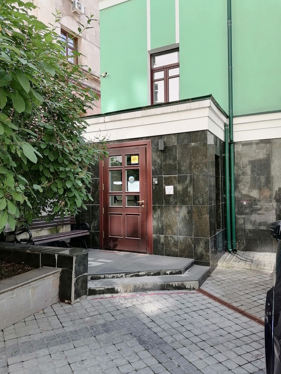 фасад дома, здание по адресу г Москва, Кривоарбатский пер, д 13 стр 2 