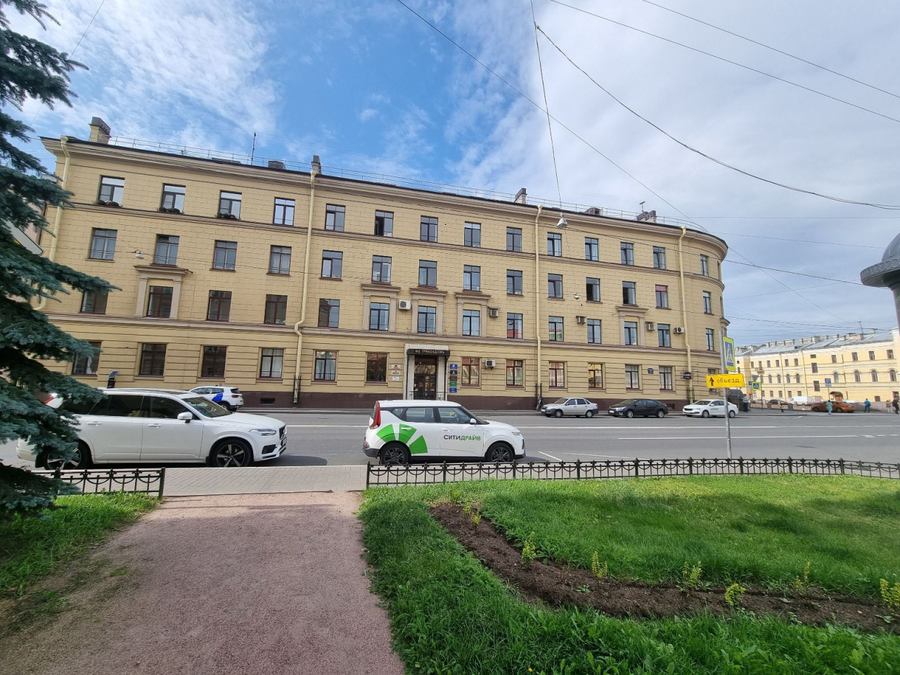 Аренда коммерческого нежилого помещения, Бизнес-центр Набережная Канала  Грибоедова, 130