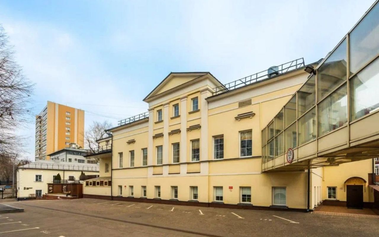 фасад дома, Бизнес-центр Московский шёлк, строение 4 по адресу г Москва, Большой Саввинский пер, д 12 стр 4