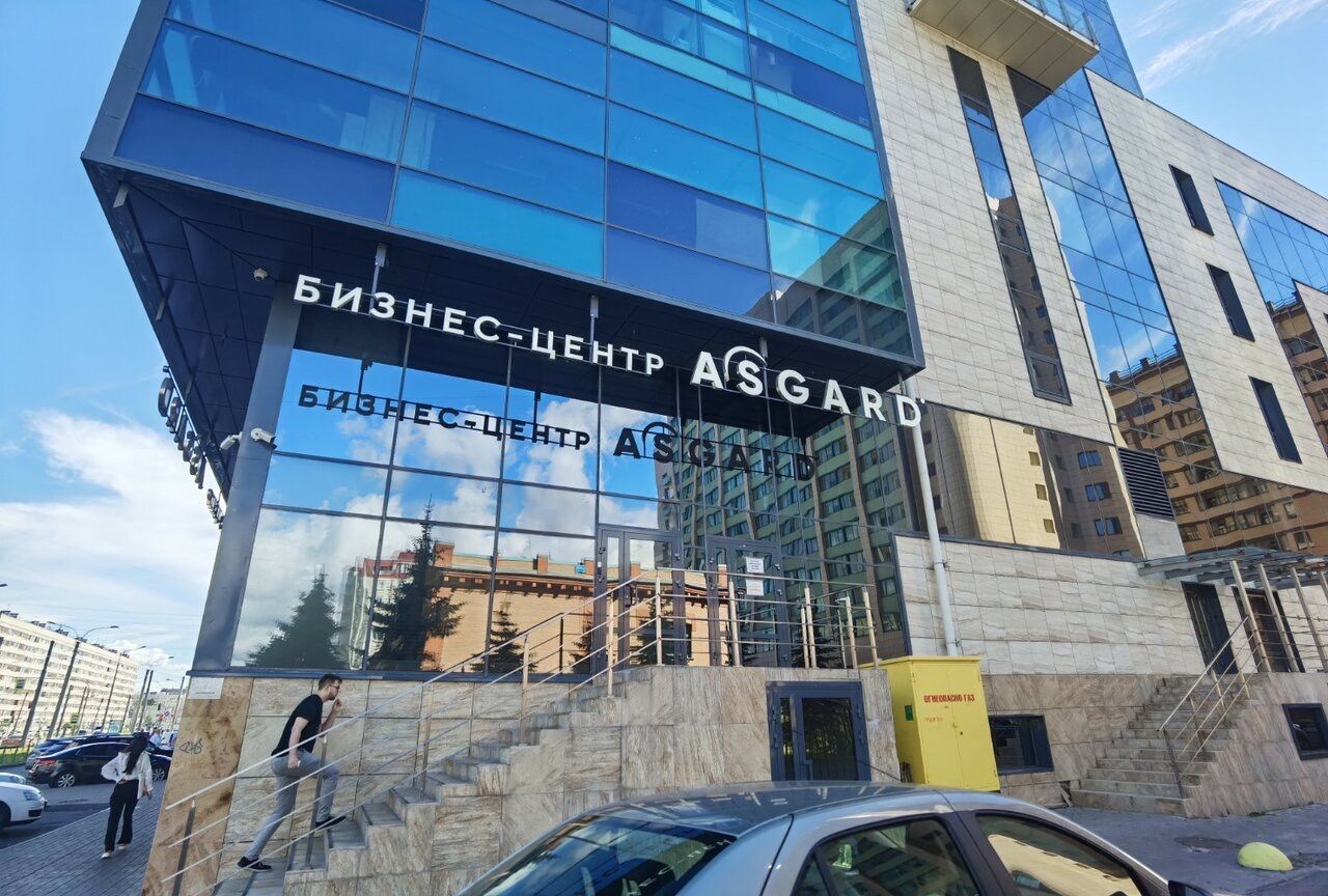 фасад дома, здание по адресу г Санкт-Петербург, ул Наличная, д 44 к 1 стр 1