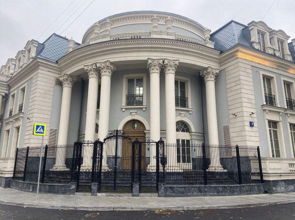 фасад дома, здание по адресу г Москва, Кривоарбатский пер, д 4 