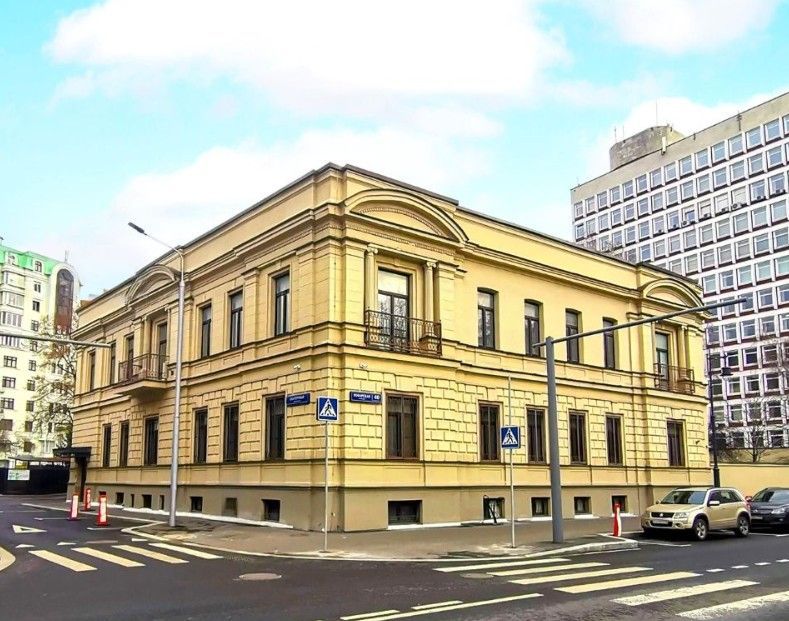 фасад дома, здание по адресу г Москва, ул Поварская, д 40 стр 1