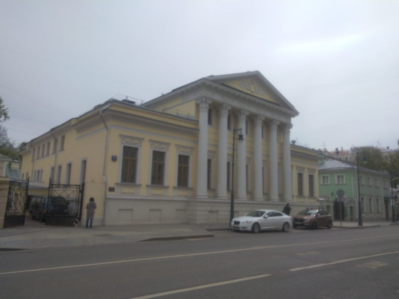 фасад дома, здание по адресу г Москва, ул Пречистенка, д 35 стр 1