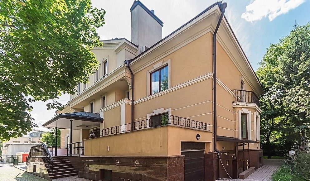 фасад дома, здание по адресу г Москва, ул Большая Татарская, д 30 стр 2