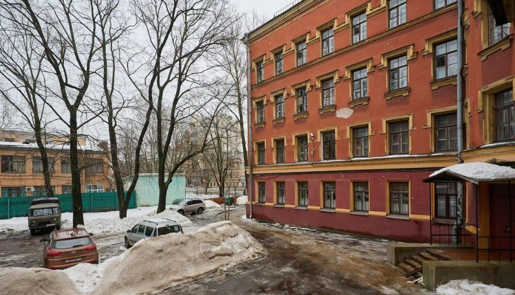фасад дома, здание по адресу г Санкт-Петербург, ул Черняховского, д 6/10