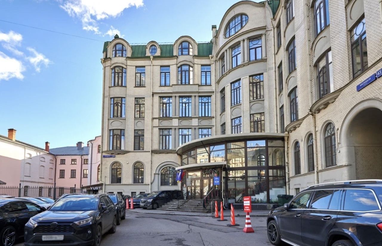 фасад дома, здание по адресу г Москва, ул Мясницкая, д 43 стр 2