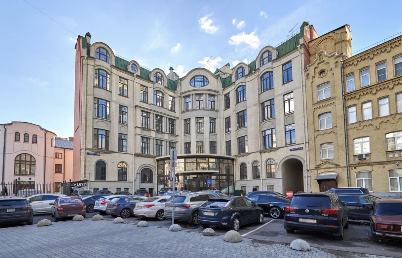 фасад дома, здание по адресу г Москва, ул Мясницкая, д 43 стр 2