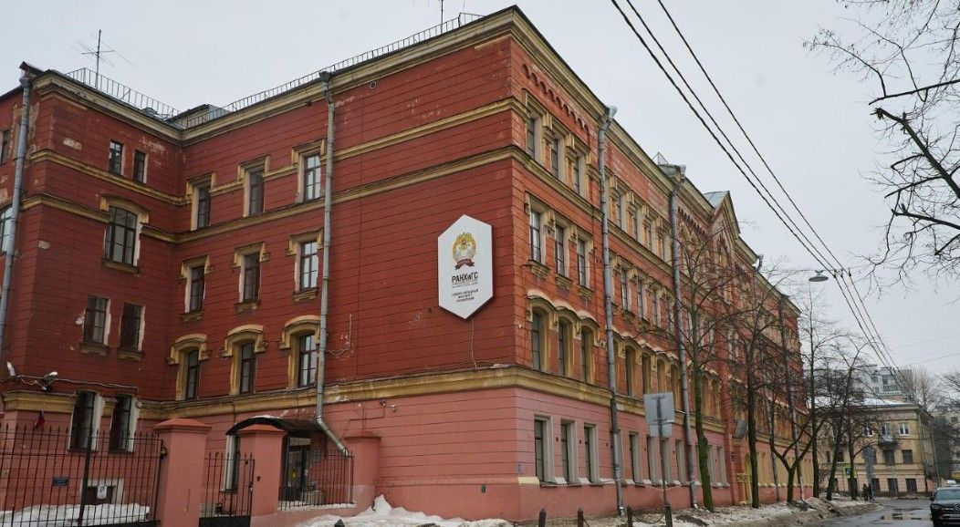 фасад дома, здание по адресу г Санкт-Петербург, ул Черняховского, д 6/10