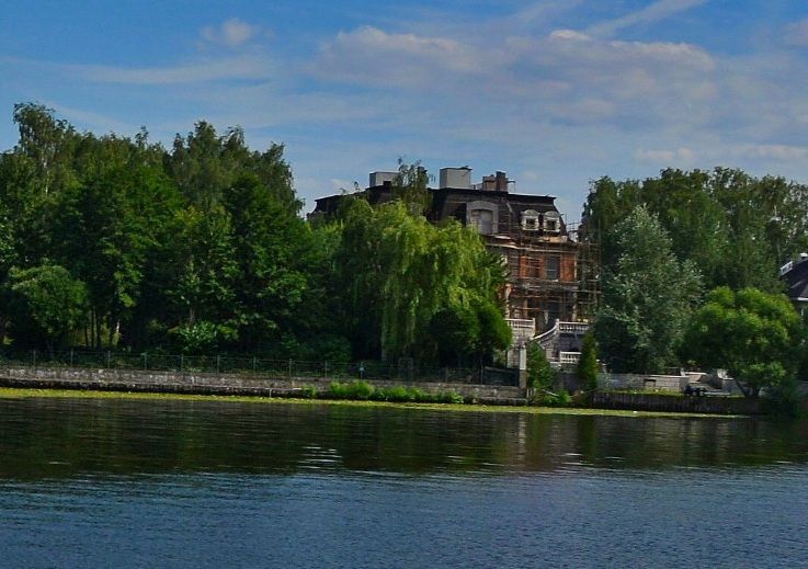 фасад дома, здание по адресу Московская обл, г Красногорск, тер Береста, д 129