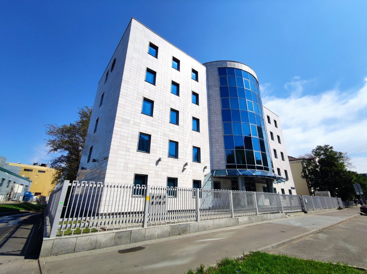 фасад дома, здание по адресу г Москва, Севастопольский пр-кт, д 10 к 1 