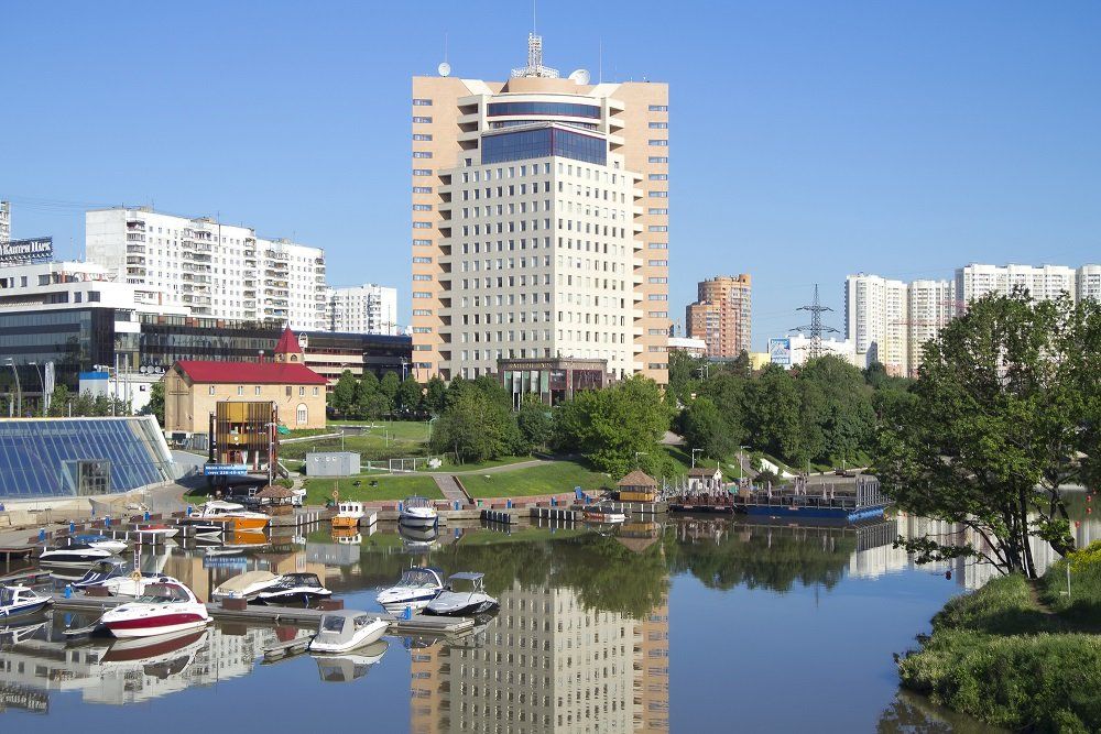 фасад дома, здание по адресу Московская обл, г Химки, ул Панфилова, д 19 стр 1