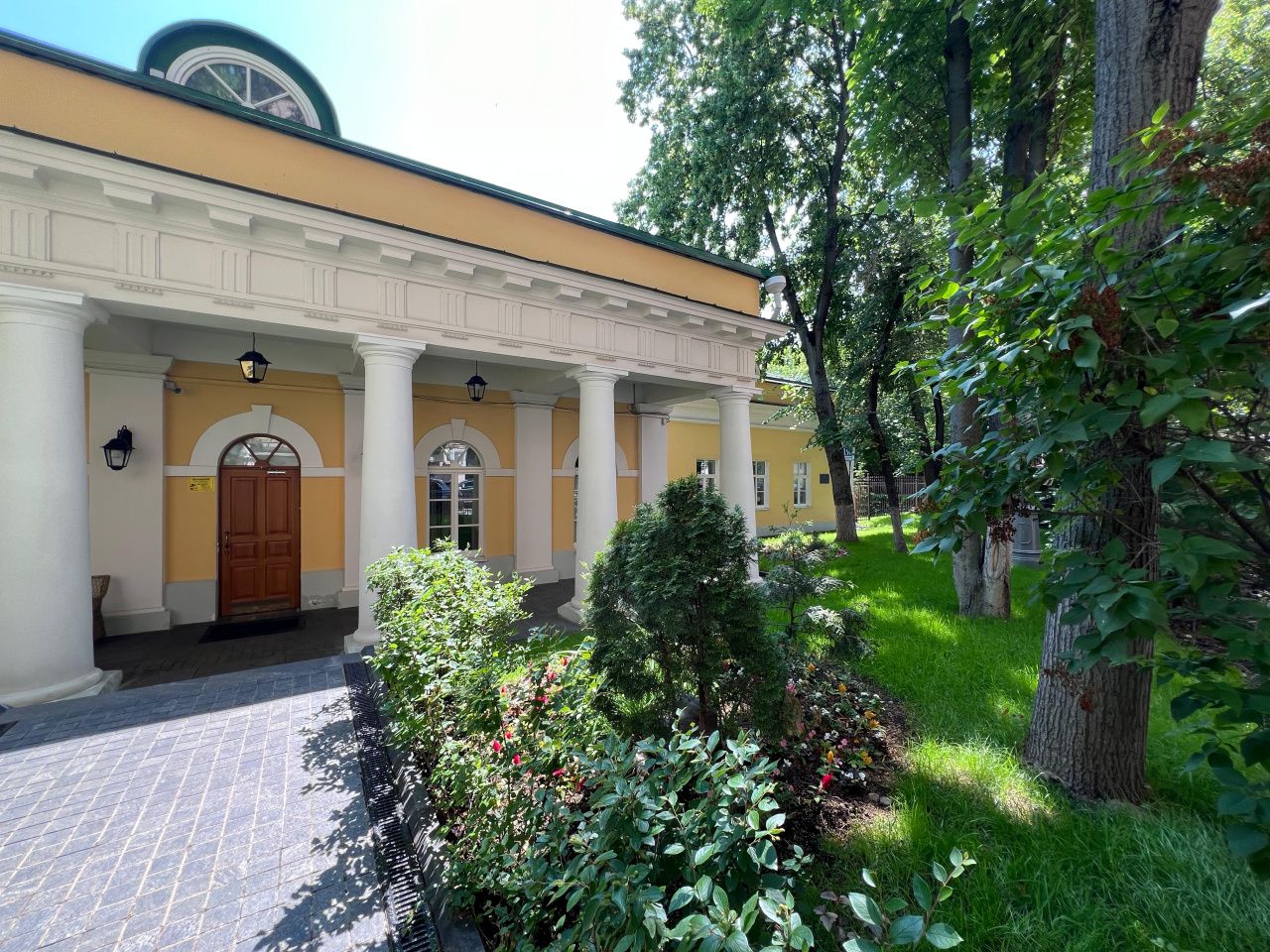 фасад дома, здание по адресу г Москва, Комсомольский пр-кт, д 19А 