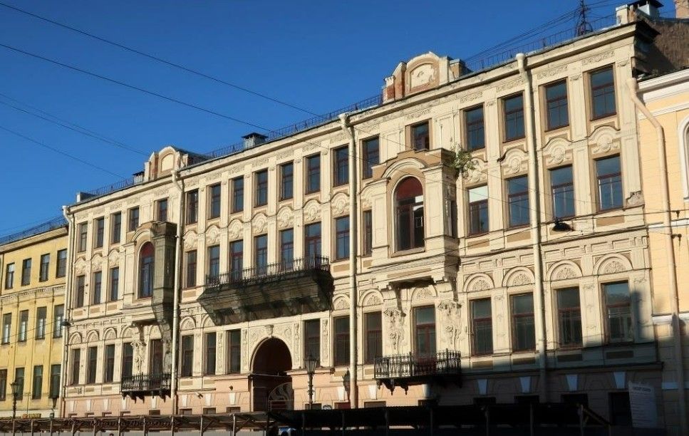 фасад дома, здание по адресу г Санкт-Петербург, наб Канала Грибоедова, д 24