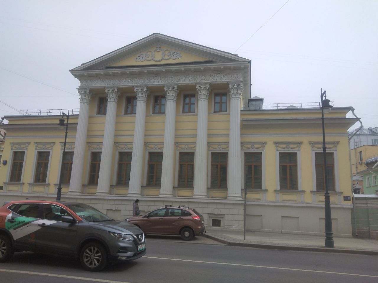 фасад дома, здание по адресу г Москва, ул Пречистенка, д 35 стр 1