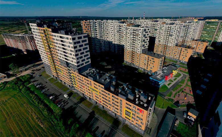 фасад дома, здание по адресу Ленинградская обл, г Мурино, Ручьевский пр-кт, д 13