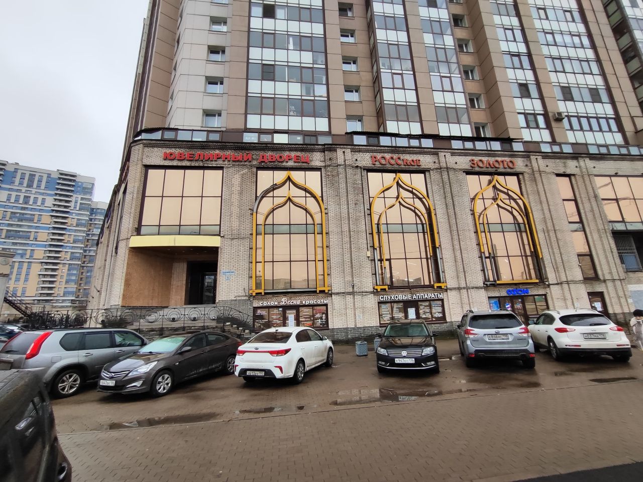 фасад дома, здание по адресу г Санкт-Петербург, Коломяжский пр-кт, д 15 к 2