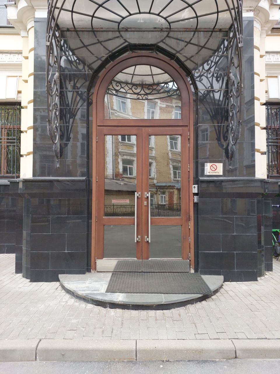 фасад дома, здание по адресу г Москва, ул Большая Грузинская, д 12 стр 2