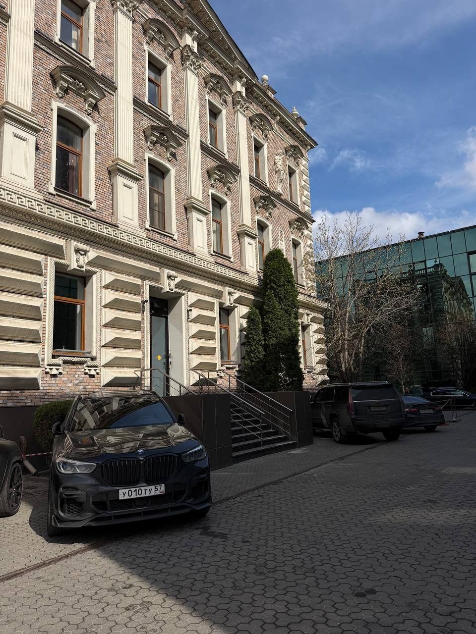 фасад дома, здание по адресу г Москва, наб Академика Туполева, д 15 к 17