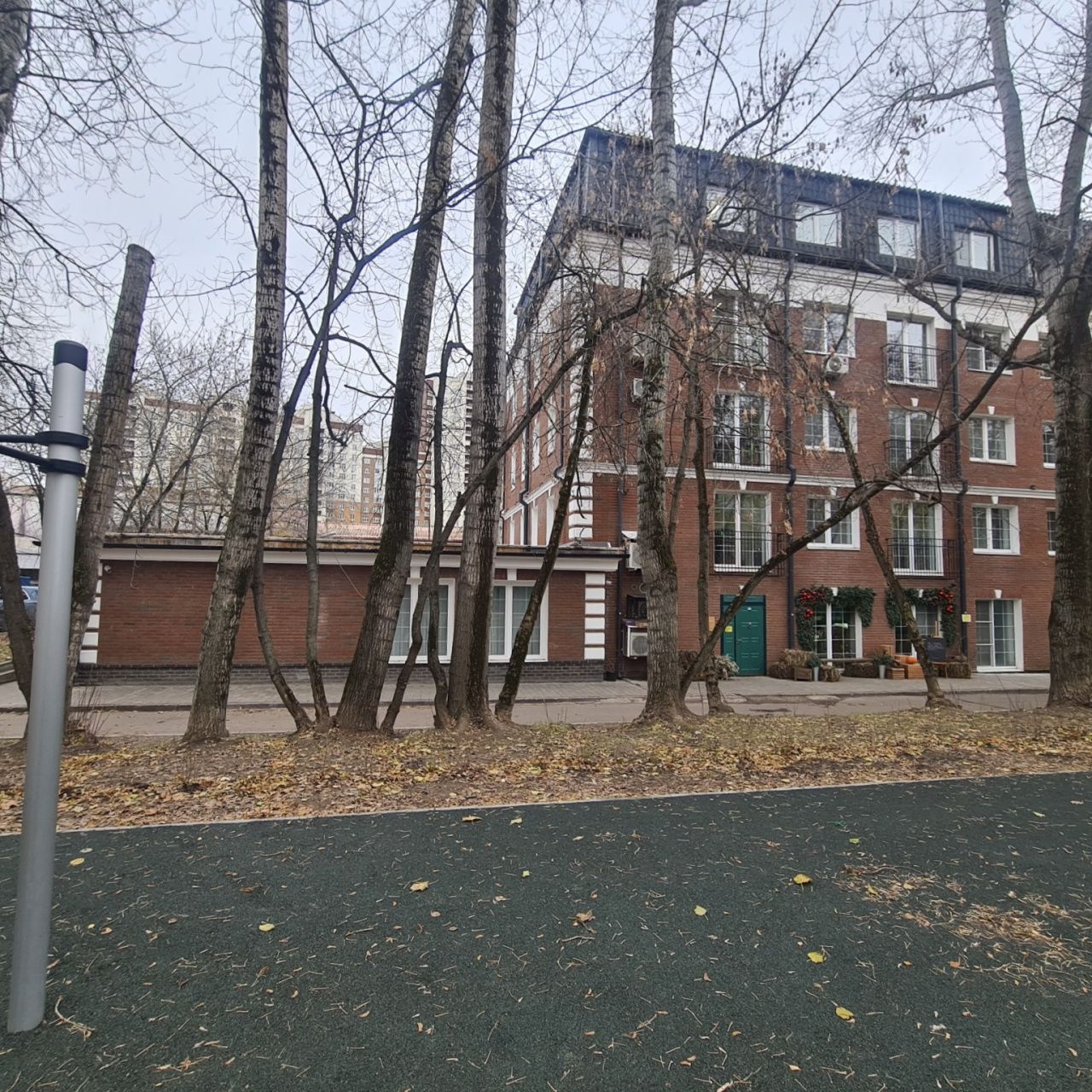фасад дома, здание по адресу г Москва, ул Викторенко, д 16 стр 1