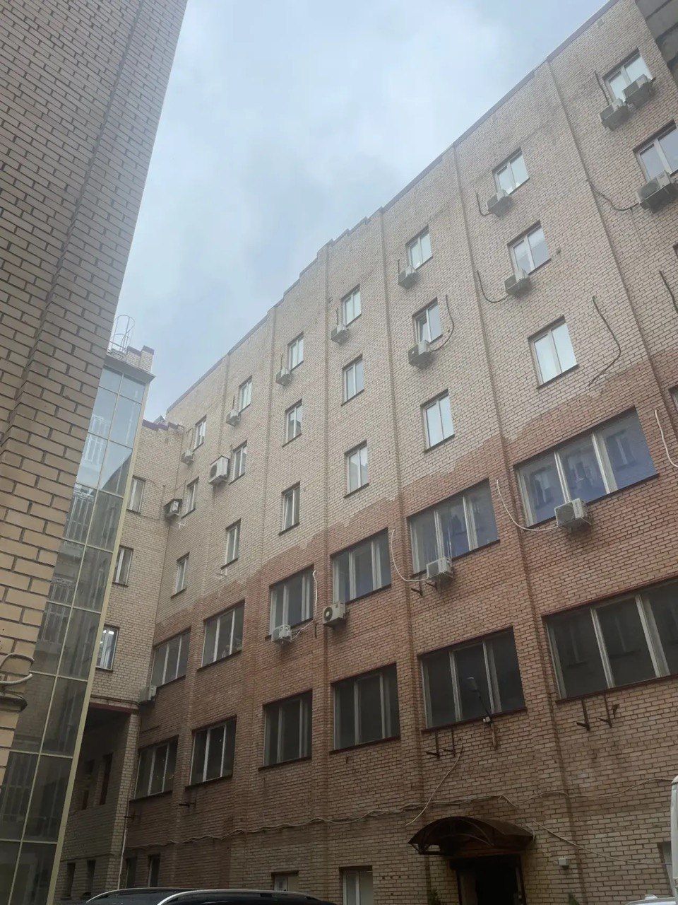 фасад дома, здание по адресу г Москва, 3-й Сыромятнический пер, д 3/9 стр 1