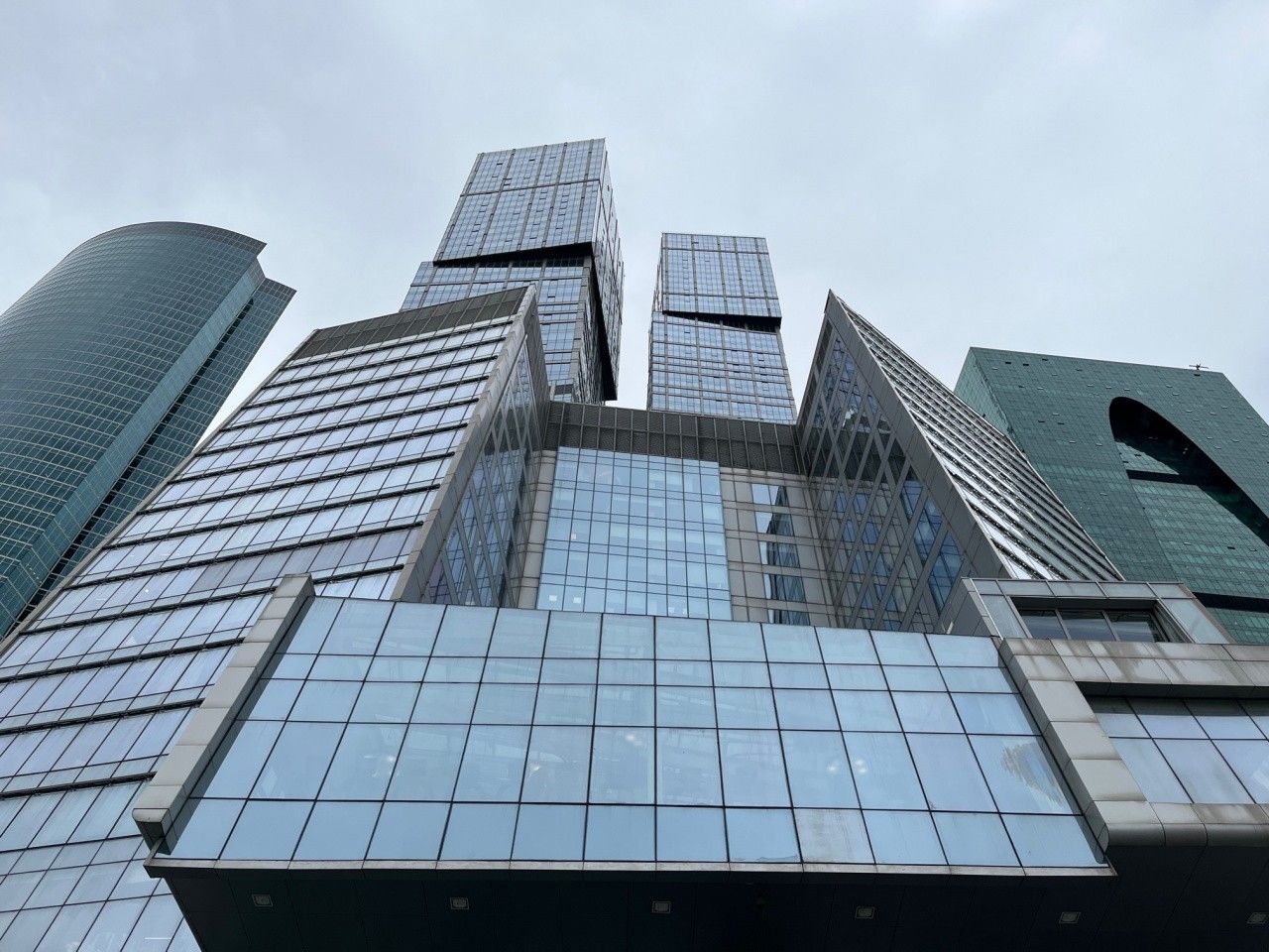 фасад дома, здание по адресу г Москва, Пресненская наб, д 8 стр 1 