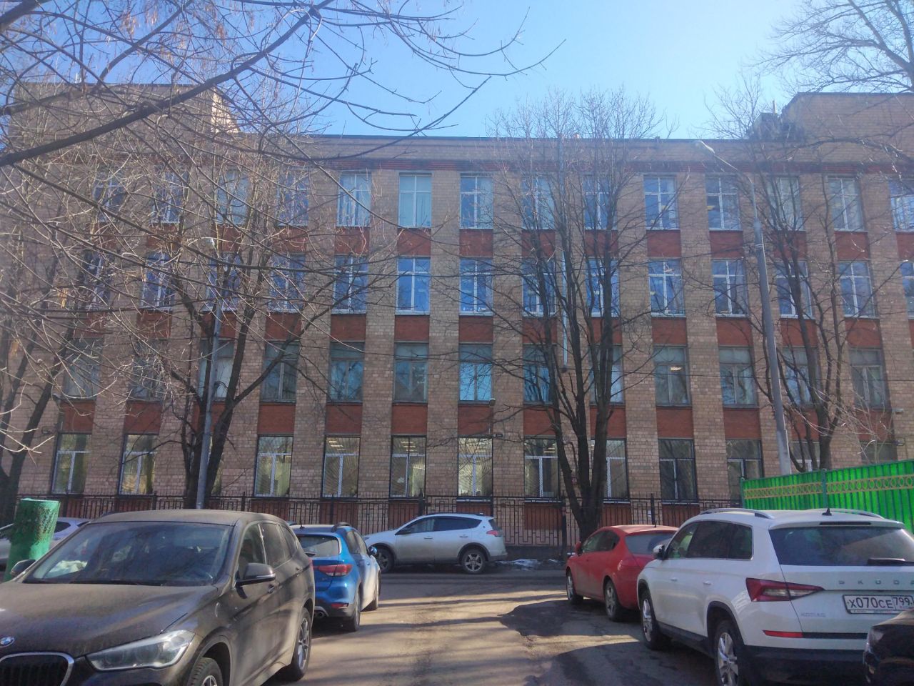 фасад дома, здание по адресу г Москва, Ленинский пр-кт, д 45 стр 1