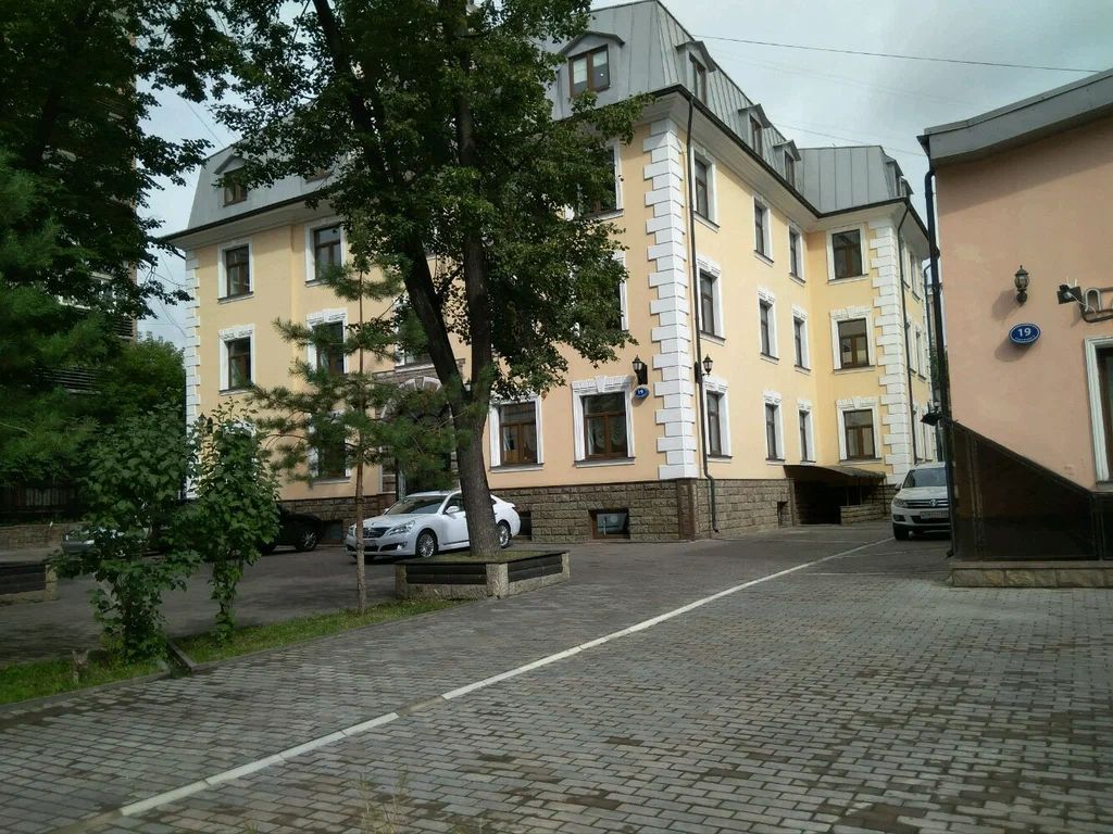 фасад дома, Бизнес-центр 1-й Колобовский, 19с1 по адресу г Москва, 1-й Колобовский пер, д 19 стр 1