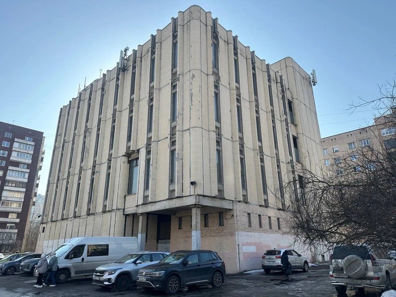 фасад дома, здание по адресу г Санкт-Петербург, пр-кт Наставников, д 44 к 1