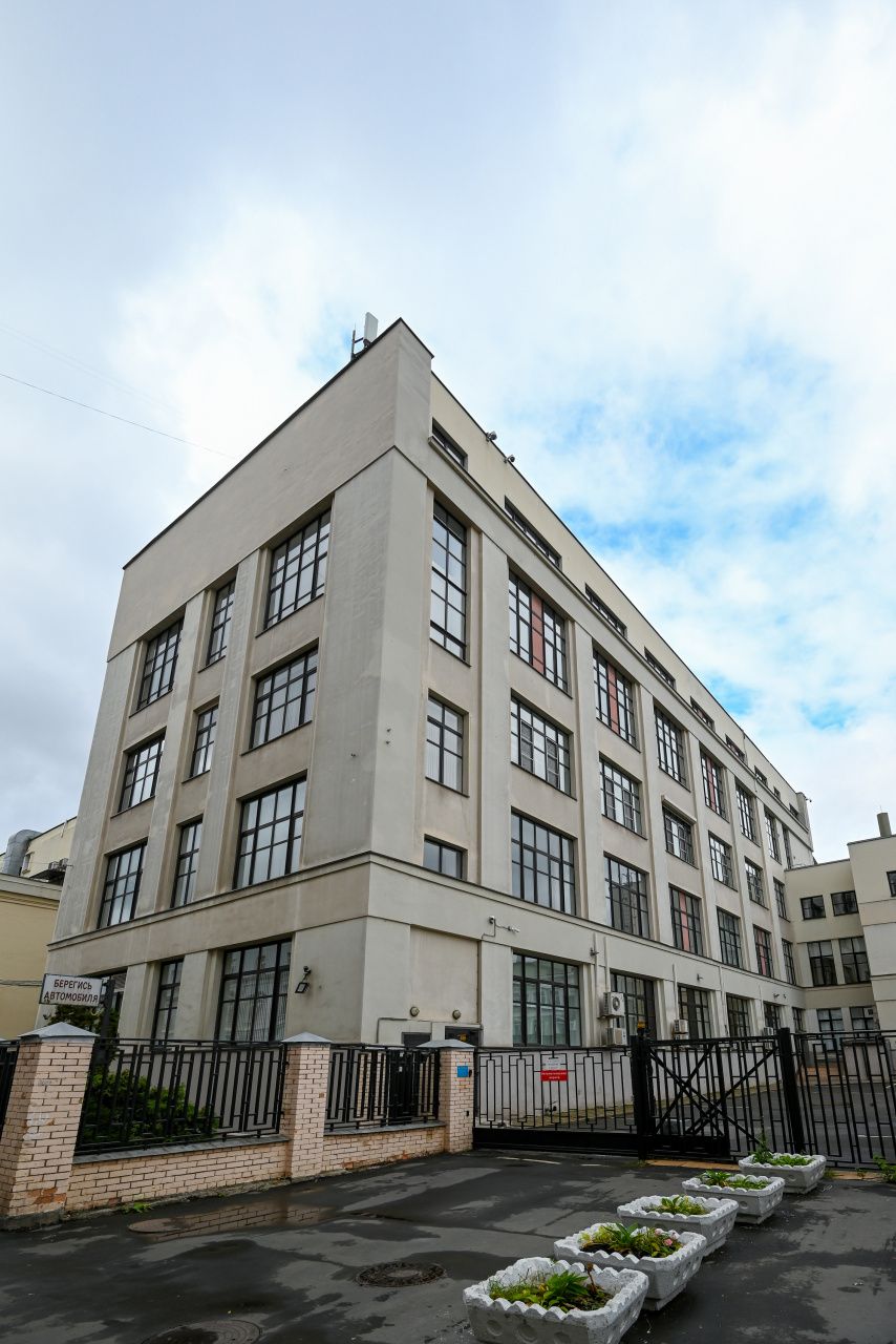 фасад дома, здание по адресу г Москва, ул Большая Ордынка, д 25 стр 2