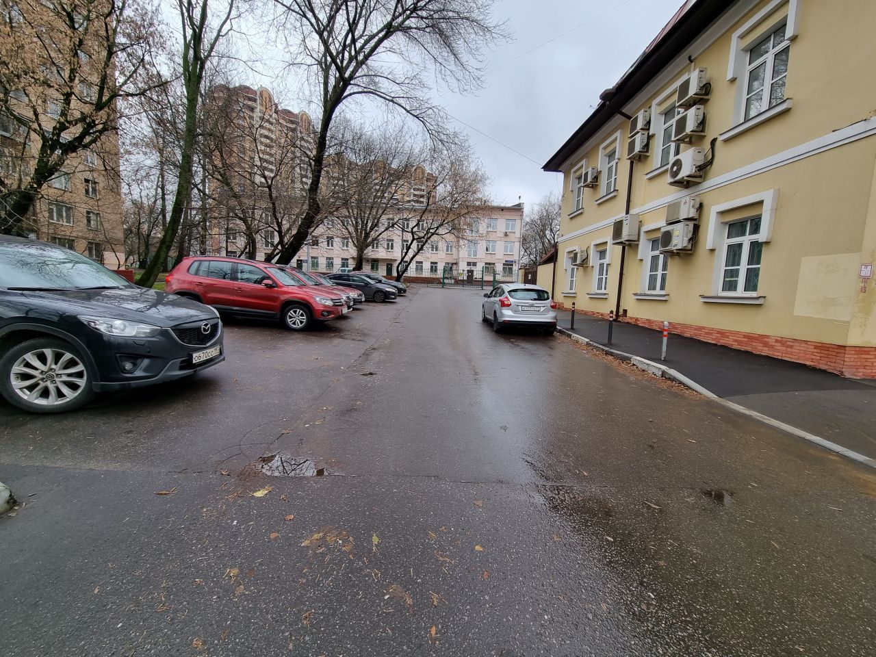 фасад дома, здание по адресу г Москва, ул Новорогожская, д 32 стр 1