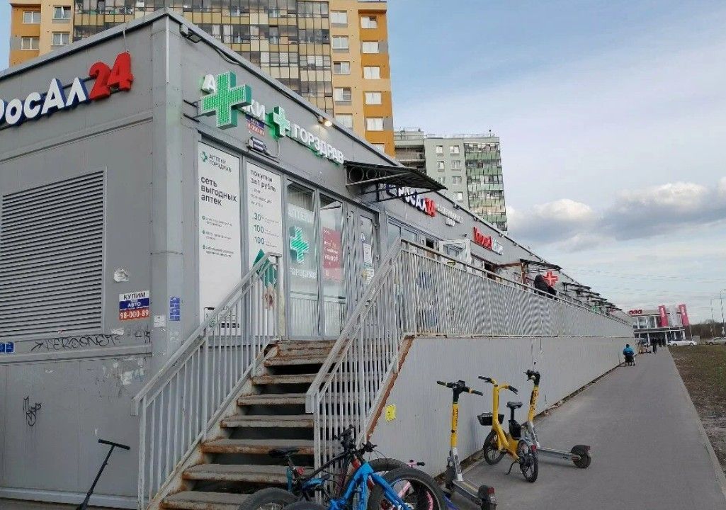 фасад дома, здание по адресу г Санкт-Петербург, Северный пр-кт, д 129 