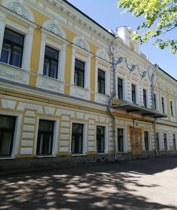 Фасад и вход в особяк Журавлёва, 6