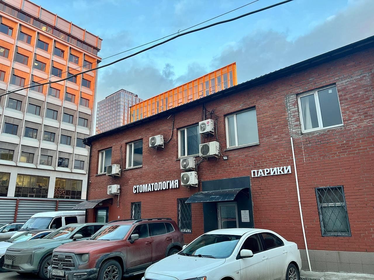 фасад дома, здание по адресу г Москва, ул Летниковская, д 18 стр 1
