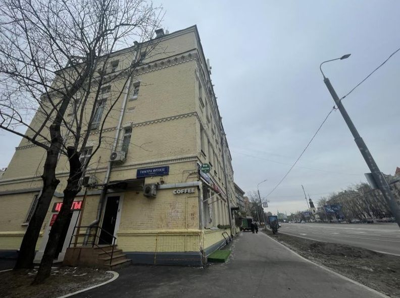 Сбоку Комсомольский, 7 стр 2