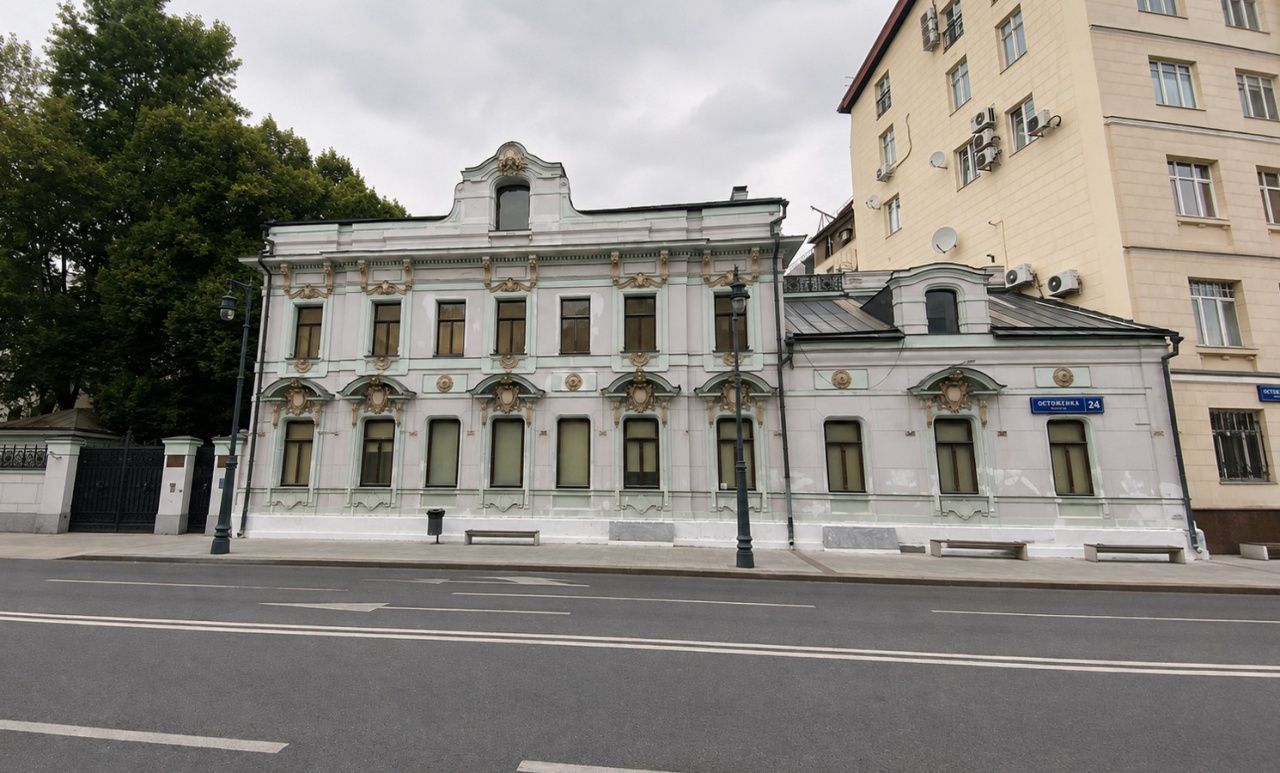 фасад дома, здание по адресу г Москва, ул Остоженка, д 24