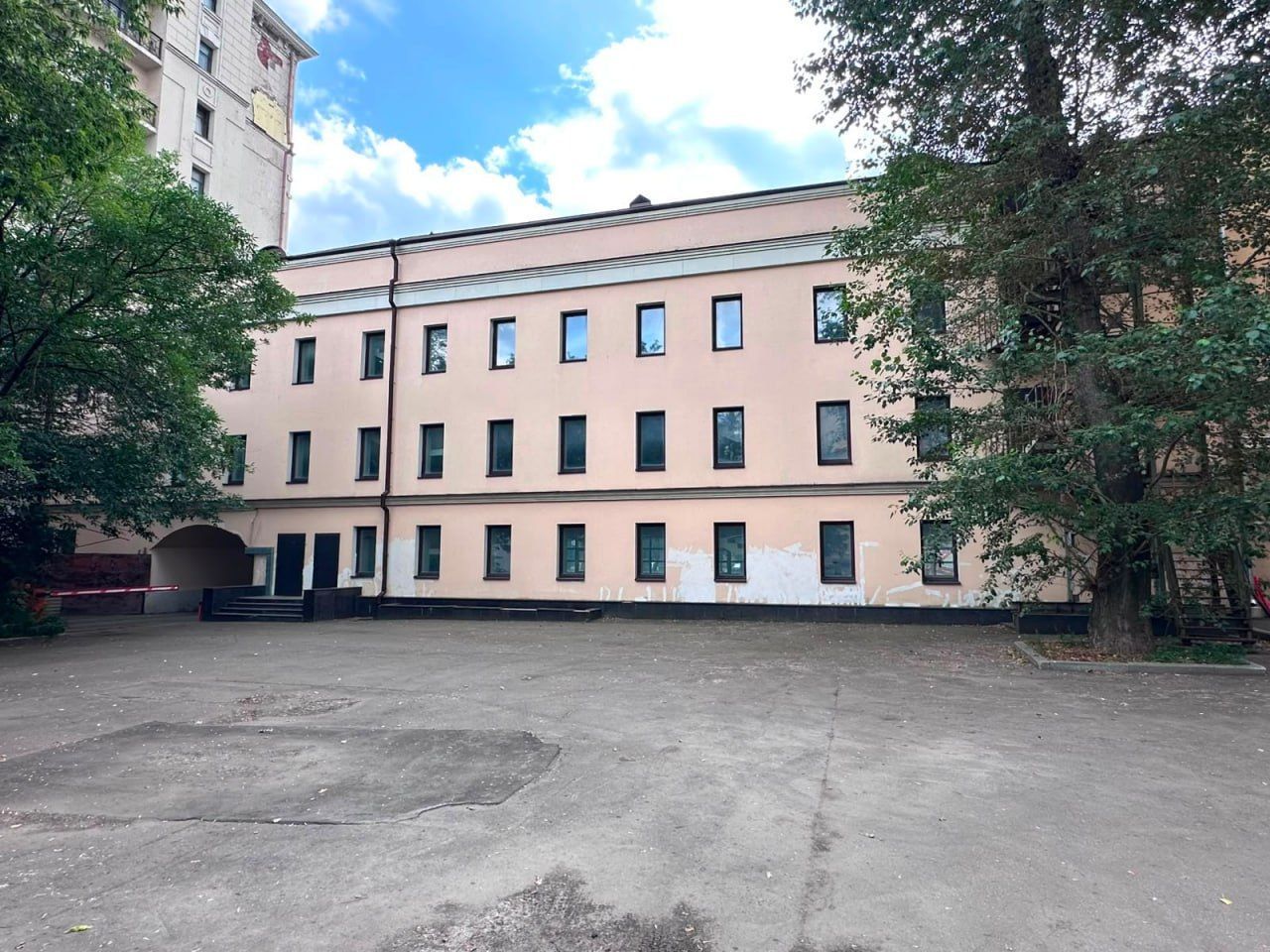 фасад дома, здание по адресу г Москва, Оружейный пер, д 15 стр 1