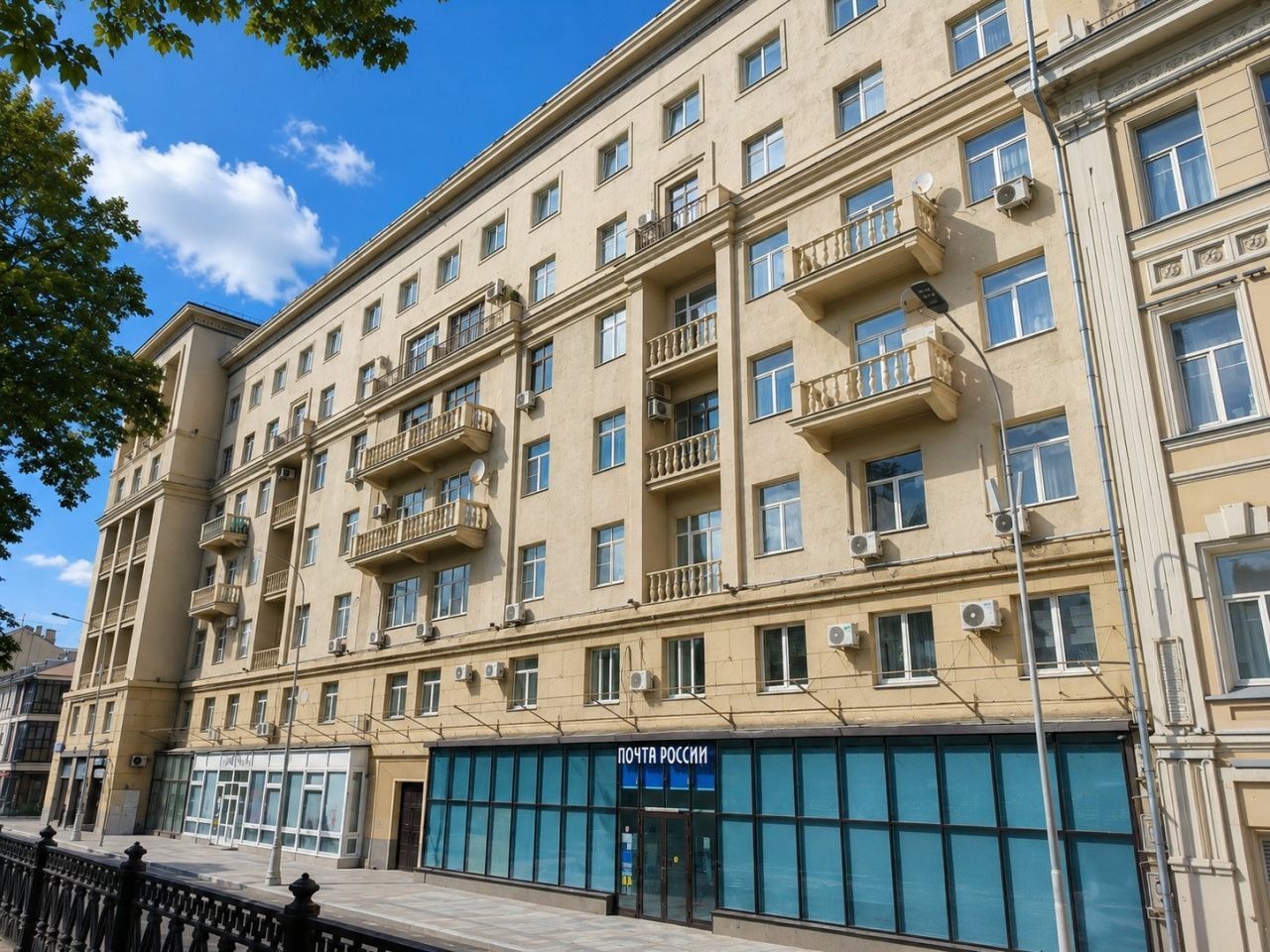 фасад дома, здание по адресу г Москва, Сретенский б-р, д 5
