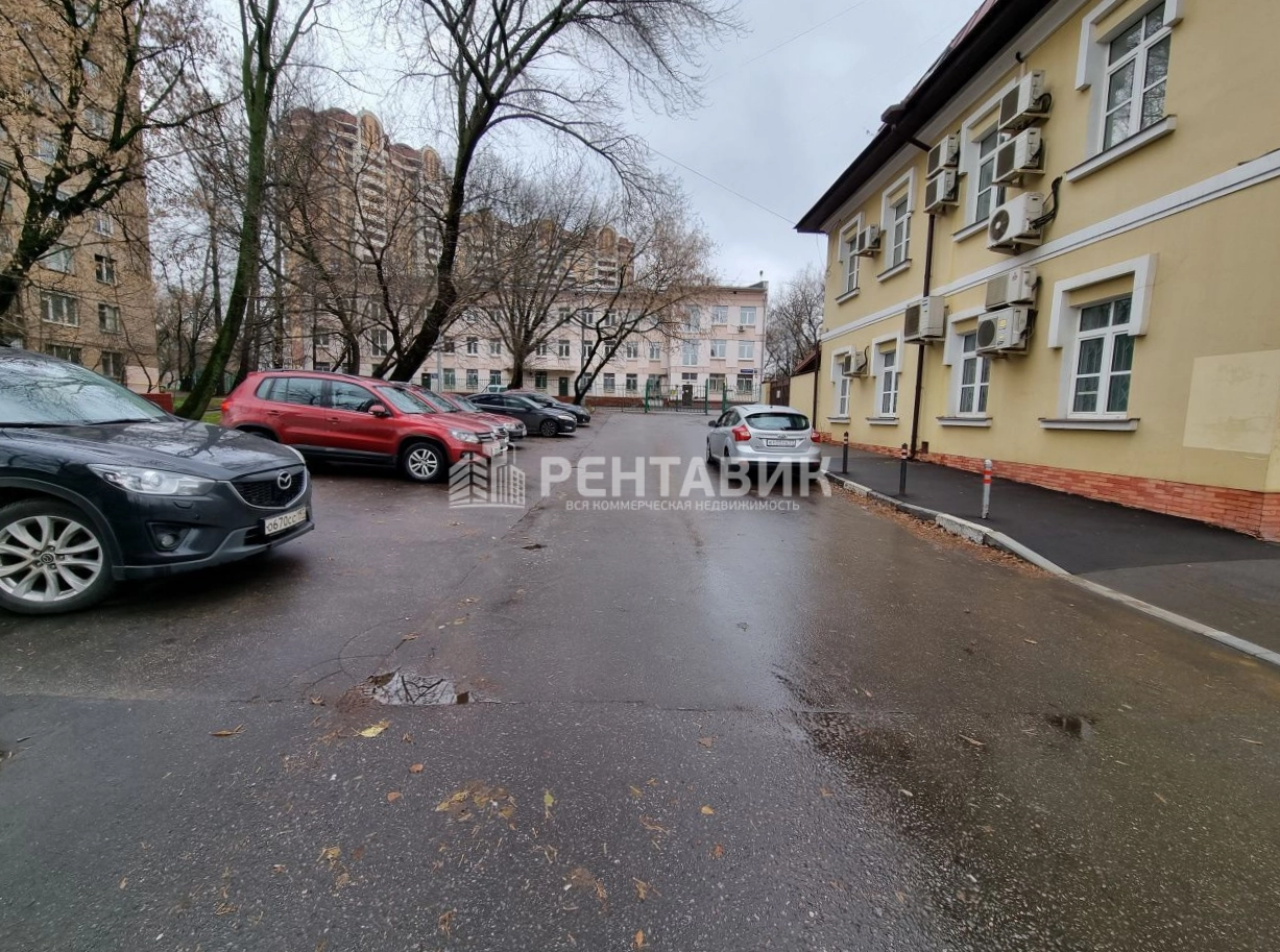 фасад дома, здание по адресу г Москва, ул Новорогожская, д 32 стр 1